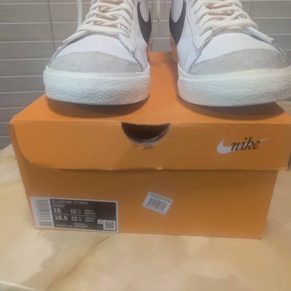 Nike White and Gray High-Top Sneakers - Picture 5 of 10